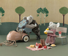 Load image into Gallery viewer, PREORDER: Picnic Set, Mouse
