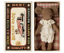 Load image into Gallery viewer, Big Sister Mouse in Matchbox - Pyjamas
