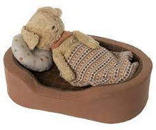 Load image into Gallery viewer, Dog Basket - Brown
