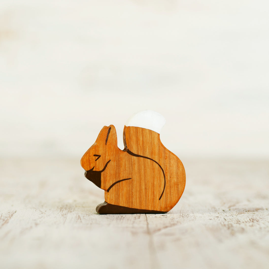 Wooden Squirrel - Things They Love