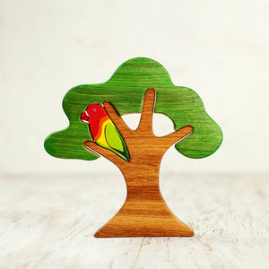 Wooden Tree w/ Parrot - Things They Love