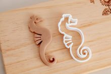 Load image into Gallery viewer, Sea horse Dough Cutter

